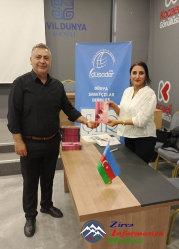 Leyla Mətinin "Sevgi mövsümü" adlı yeni kitabının imza günü İzmitdə keçirilib Leyla Mətinin "Sevgi mövsümü" adlı yeni kitabının imza günü İzmitdə keçirilib